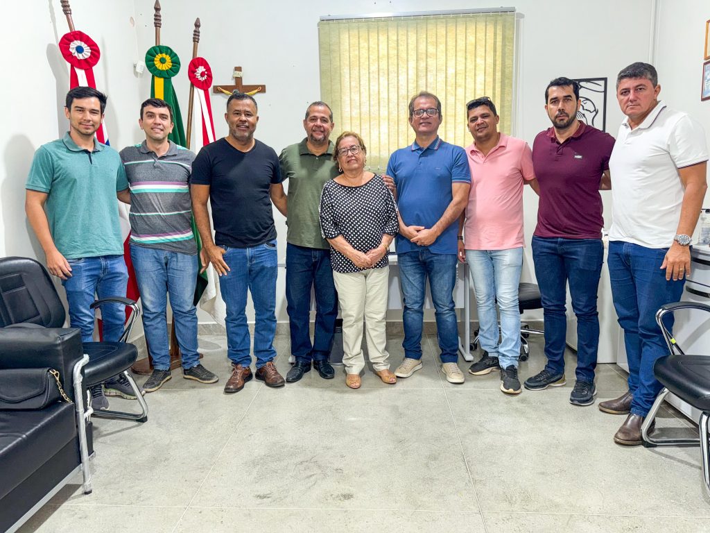 Reunião sobre atualização do Código de Obras de Guanambi na Câmara Municipal