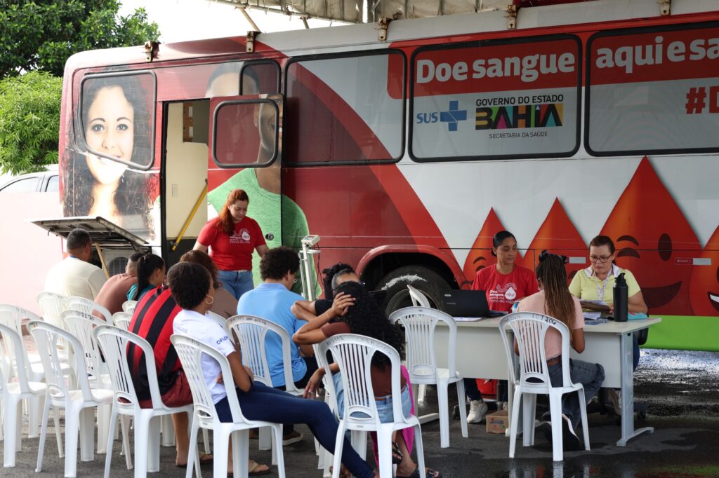 Hemóvel da Hemoba realizando doação de sangue em Salvador