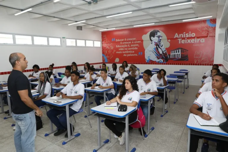 Senado aprova novo piso nacional dos professores para 2026 no valor de R$ 5.130,63