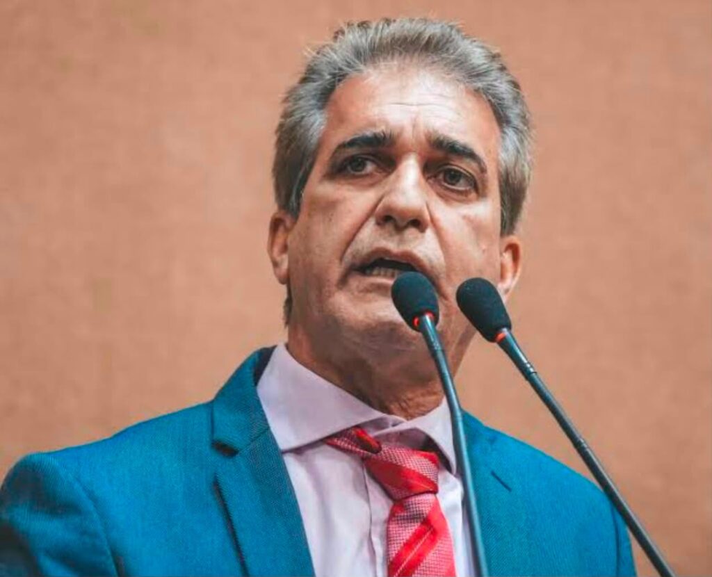 Robinson Almeida, ACM Neto, Bruno Reis, Prefeitura de Salvador, Ministério Público da Bahia, MPBA, Gaeco, Operação Overclean, Polícia Federal, Salvador, Bahia, corrupção, licitação, peculato, lavagem de dinheiro