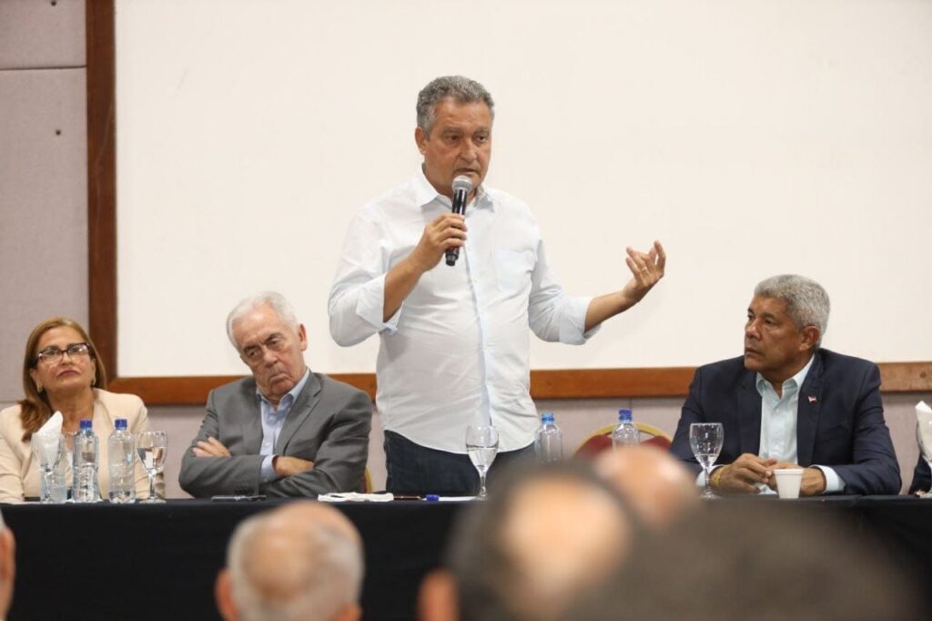 Rui Costa participa de reunião com prefeitos e reafirma apoio à reeleição de Jerônimo Rodrigues